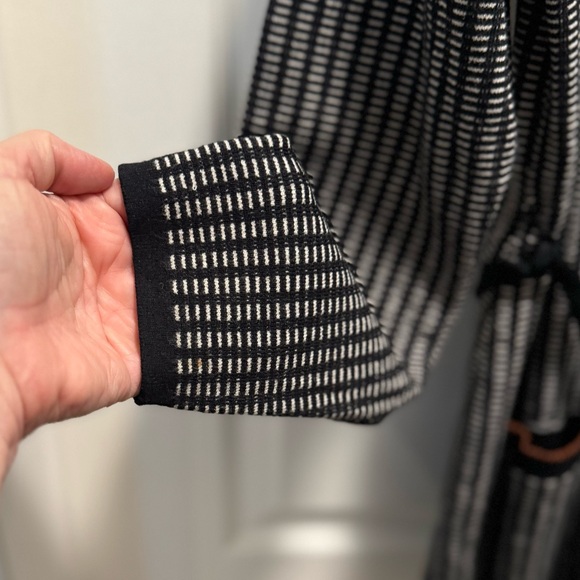 Jones NY Signature Size M button up & belted Knit Jacket sweater, or dress! - Picture 3 of 7